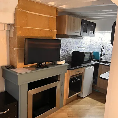 L 'iris, Fraichement Renove Rdc Sur Cour Interieur - Hyper Centre Daire *